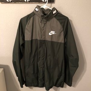 Men’s Nike windbreaker